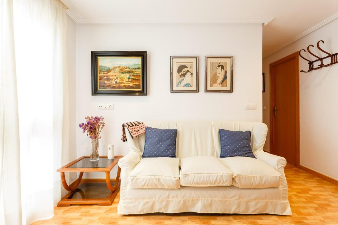 Gatu Villa Elvira Junto Al Hospital Y Playa 2 Dormit Y 2 Banos, Preferente Mayores De 25 Anos Y Familias Cádiz Exteriör bild